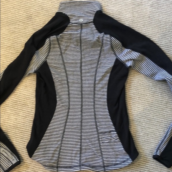 Lulu lemon zip up - Picture 3 of 3